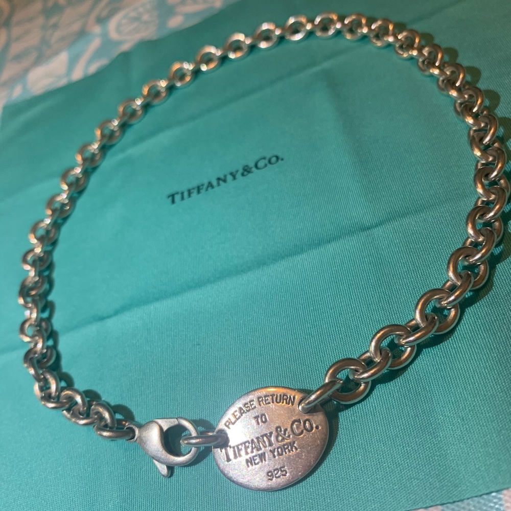 Tiffany and Co. Necklace oval choker